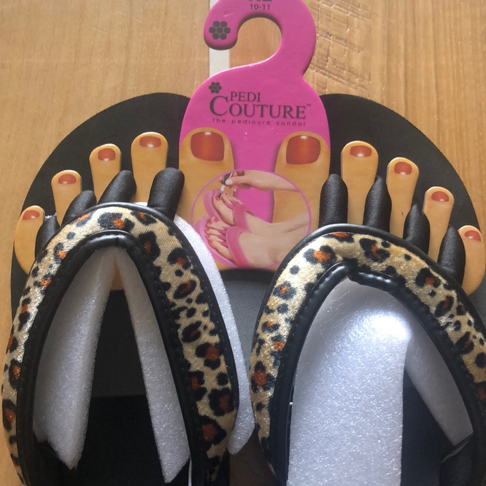NWT Pedicure sandals